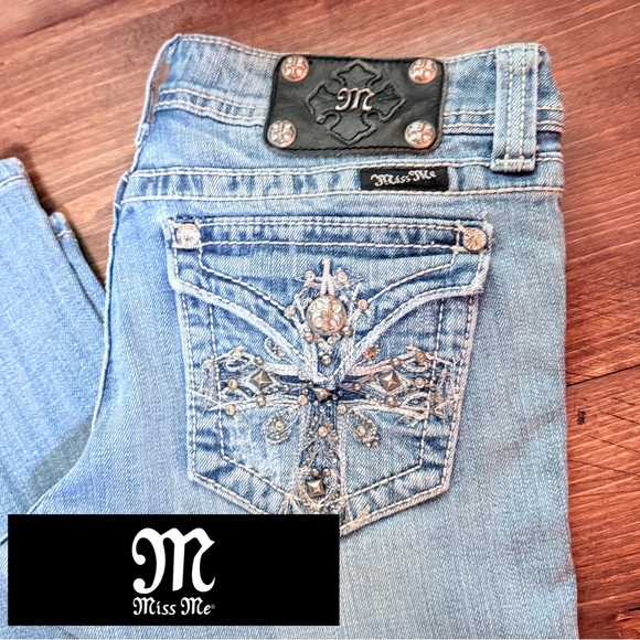 Miss Me Boot Cut Jeans • Size 28 • Embellished Cross  Pockets • Distressed Denim - Picture 1 of 10